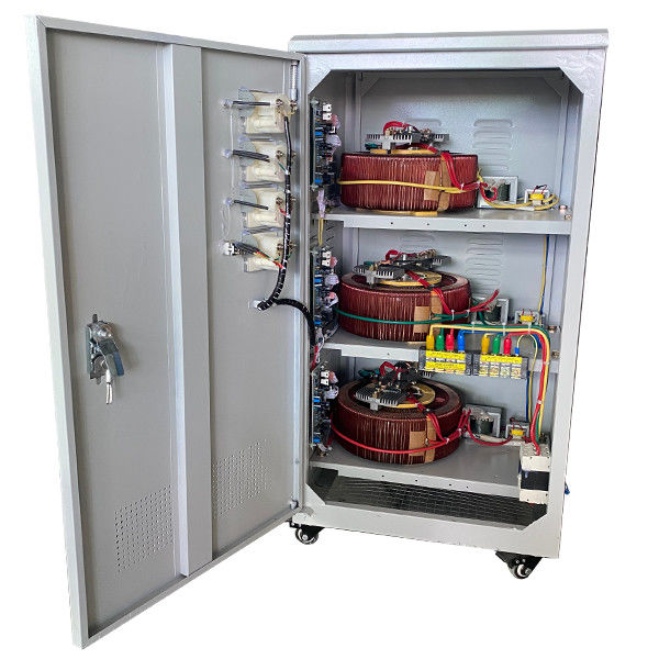 Động cơ Servo TNS-20KVA Nhà sản xuất AC ba pha Bộ ổn định điện áp tự động Loại kim loại